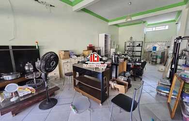 Imagem 15: Casa de Esquina no Dom Pedro 1 - Casa de esquina com um prédio