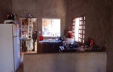 Imagem: A casa possui 2 Dormitórios, 2 Banheiros, 1 Vaga na garagem