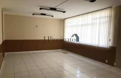 Imagem: A casa possui 3 Dormitórios, 3 Banheiros, 232m² de Área e