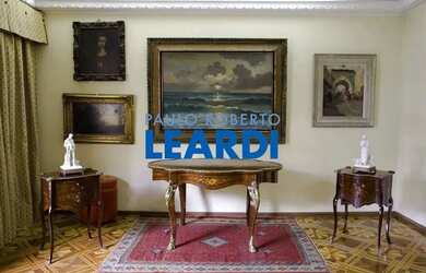 Imagem: A casa possui 3 Dormitórios, 1 Banheiro, 5 Vagas na garagem