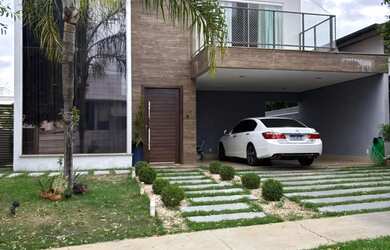 Imagem: A casa em condomínio possui 3 Dormitórios, 3 Banheiros, 2