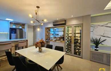 Imagem: O apartamento possui 3 Dormitórios, 2 Banheiros, 2 Vagas na