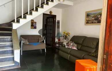 Imagem: A casa possui 2 Dormitórios, 1 Banheiro, 1 Vaga na garagem