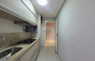 Imagem: O apartamento possui 3 Dormitórios, 1 Banheiro, 2 Vagas na