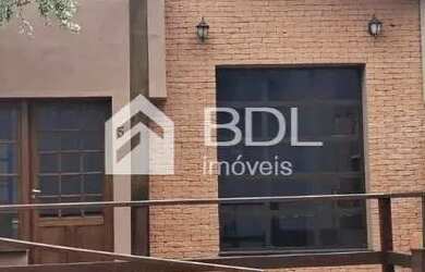 Imagem: A casa possui 4 Dormitórios, 2 Banheiros, 185m² de Área