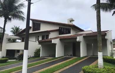 Imagem: A casa possui 4 Dormitórios, 5 Banheiros, 5 Vagas na garagem