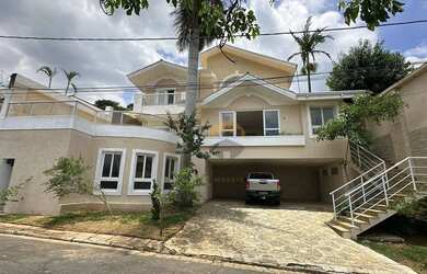 Imagem: A casa em condomínio possui 5 Dormitórios, 5 Banheiros, 5