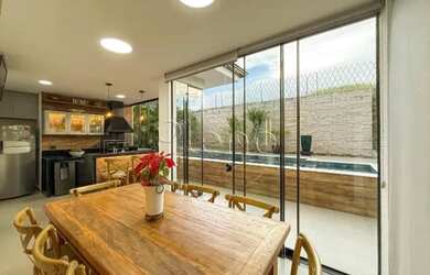 Imagem 10: Casa à Venda no Condomínio Portal do Jequitibá em Valinhos, no bairro...