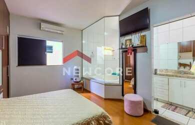 Imagem: A casa à venda possui 3 Dormitórios, 2 Banheiros, 4 Vagas