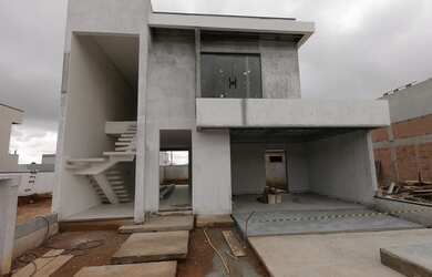 Imagem: A casa em condomínio possui 3 Dormitórios, 3 Banheiros, 4