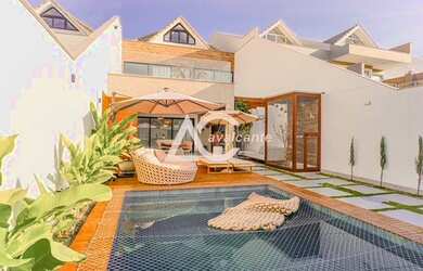 Imagem: A casa em condomínio possui 5 Dormitórios, 5 Banheiros, 3