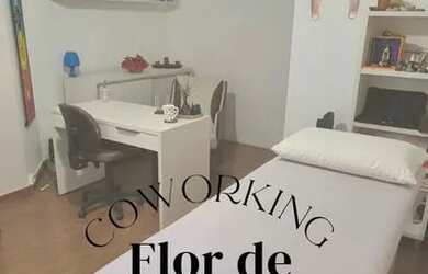 Imagem: O depósito possui Piscina, Varanda e está localizado em Chácara