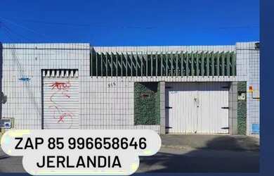 Imagem: A casa possui 3 Dormitórios, 2 Banheiros, 1 Vaga na garagem