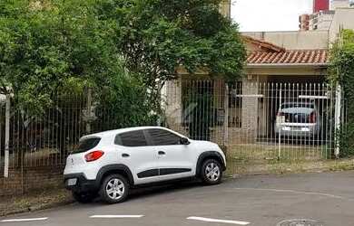 Imagem: A casa possui 3 Dormitórios, 3 Banheiros, 1 Vaga na garagem