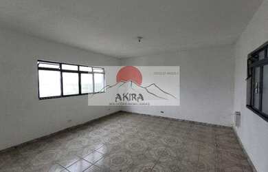 Imagem: O depósito possui 2 Vagas na garagem, 495m² de Área e está