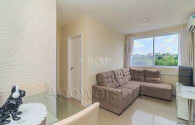 Imagem: O apartamento possui 2 Dormitórios, 1 Banheiro, 1 Vaga na garagem