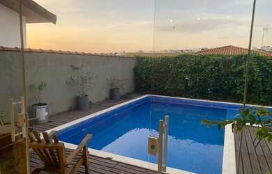 Imagem: A casa em condomínio possui 3 Dormitórios, 3 Banheiros, 3