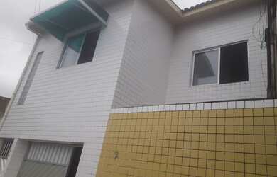 Imagem: A casa possui 2 Dormitórios e está localizado em Ponta Grossa