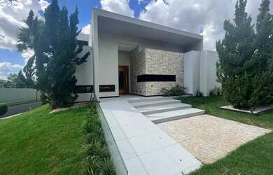 Imagem 1: Casa de Alto Padrão em Condomínio Fechado a Venda - Villaggio III