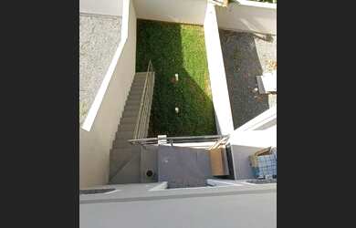 Imagem: A casa possui 2 Dormitórios, 2 Banheiros, 2 Vagas na garagem