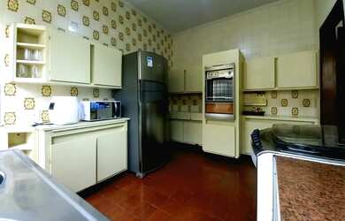 Imagem: A casa possui 5 Dormitórios, 3 Banheiros, 5 Vagas na garagem