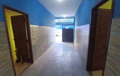 Imagem: A casa possui 2 Dormitórios, 2 Banheiros, 1 Vaga na garagem