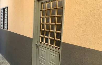 Imagem: A casa possui 2 Dormitórios, 1 Banheiro, 1 Vaga na garagem