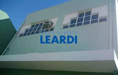 Imagem: O depósito possui 4 Vagas na garagem, 286m² de Área e está