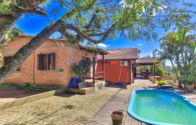 Imagem 15: Casa em Hípica. Piscina, Churrasqueira, VarandaeGuarda roupa