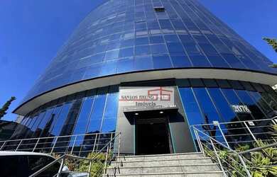 Imagem: O depósito possui 3 Vagas na garagem, 208m² de Área e está