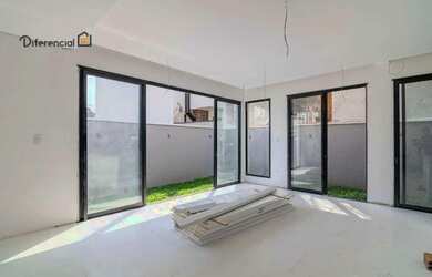 Imagem: A casa em condomínio possui 3 Dormitórios, 4 Banheiros, 2