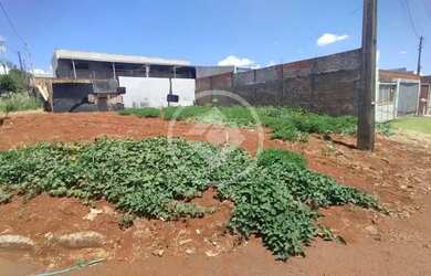 Imagem: O terreno possui 132m² de Área e está localizado em Interlagos