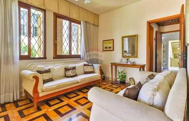 Imagem 7: Espaço, Sol e Tradição Casa Clássica com 6 Dormitórios em Terreno...