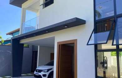 Imagem: A casa possui 4 Dormitórios, 1 Banheiro, 4 Vagas na garagem