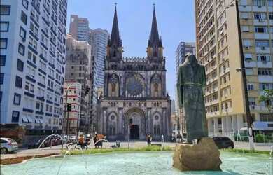 Imagem: O apartamento possui 2 Dormitórios, Acomodam 5 pessoas e 1