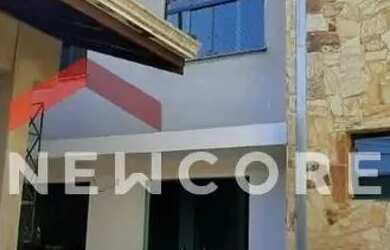 Imagem: A casa possui 4 Dormitórios, 5 Banheiros, 2 Vagas na garagem