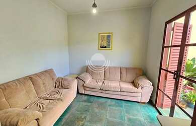 Imagem: A casa possui 1 Dormitório, 1 Banheiro, 5 Vagas na garagem