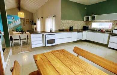 Imagem: A casa em condomínio possui 3 Dormitórios, 4 Banheiros, 4