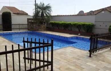 Imagem: A casa em condomínio possui 1 Dormitório, 2 Banheiros, 3 Vagas