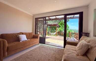 Imagem: A casa em condomínio possui 3 Dormitórios, 4 Banheiros, 2