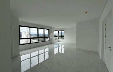 Imagem: O apartamento possui 3 Dormitórios, 3 Banheiros, 2 Vagas na