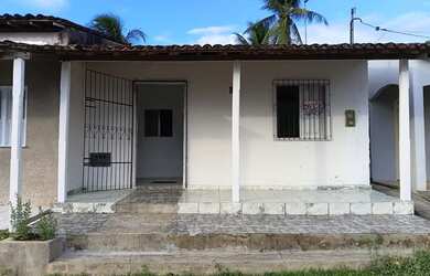 Imagem: A casa possui 4 Dormitórios, 1 Banheiro e está localizado