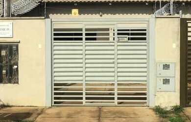 Imagem: A casa possui 2 Dormitórios, 1 Banheiro, 1 Vaga na garagem