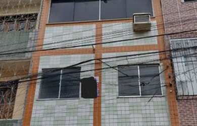 Imagem: A casa possui 2 Dormitórios, 3 Banheiros, 1 Vaga na garagem