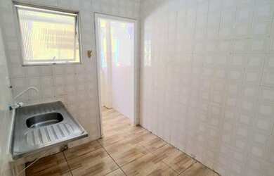 Imagem: O apartamento possui 1 Dormitório, 1 Banheiro, 1 Vaga na garagem