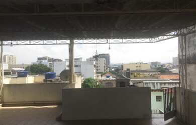 Imagem 12: Casa em vista alegre. Piscina, Churrasqueira, Varandae130m² de Área