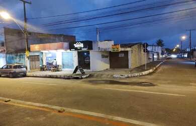 Imagem: A casa possui 3 Dormitórios, 3 Banheiros e está localizado