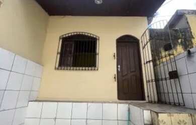 Imagem: A casa possui 1 Dormitório, 1 Banheiro, 1 Vaga na garagem e