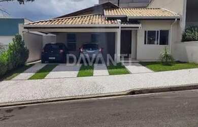 Imagem: A casa em condomínio possui 3 Dormitórios, 3 Banheiros, 2