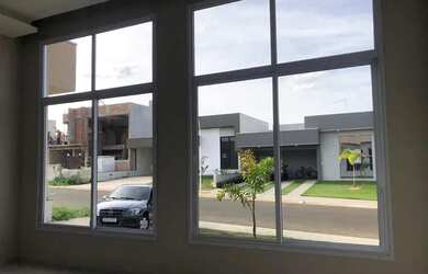 Imagem: A casa em condomínio possui 3 Dormitórios, 4 Banheiros, 4